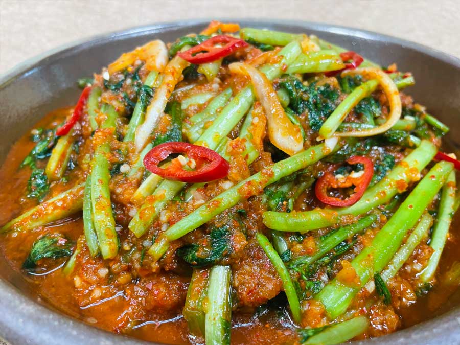 Jayeonrak young summer radish kimchi