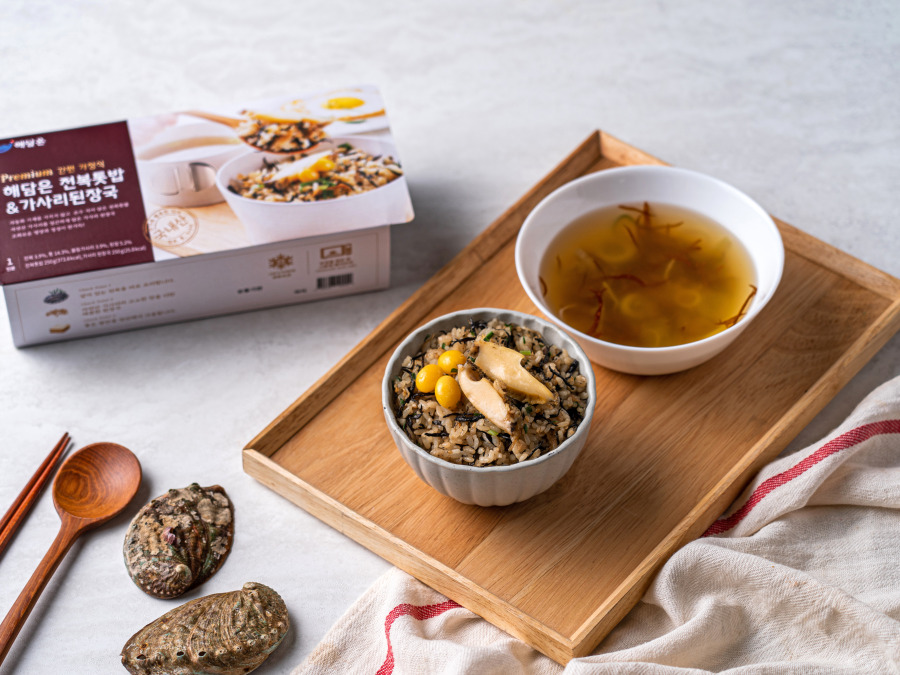 Abalone Totbap & Seaweed Furcata Doenjang (ermented soy paste) Soup