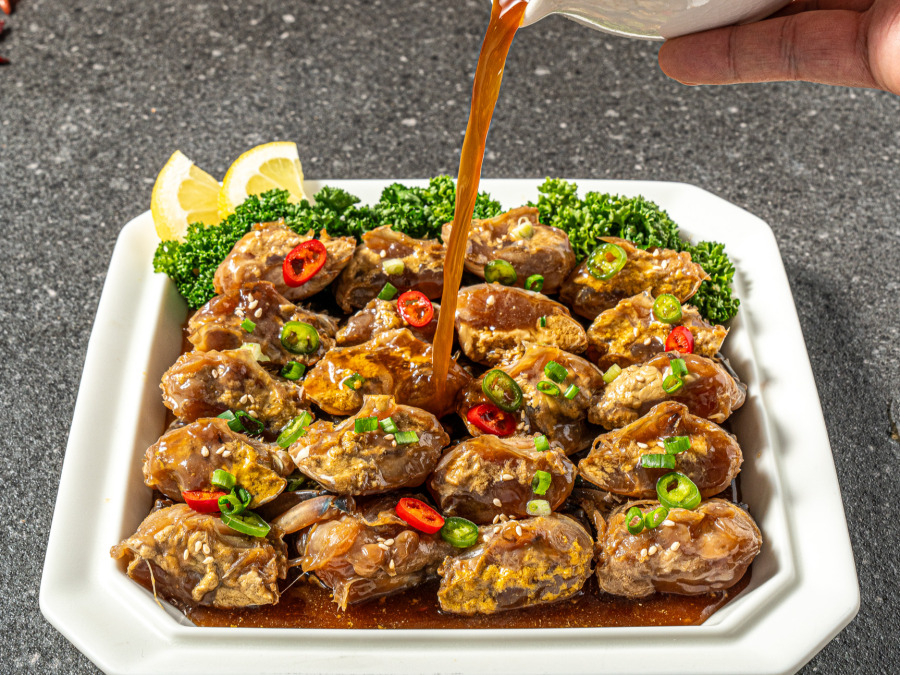 Soy sauce marinated crab in one bite